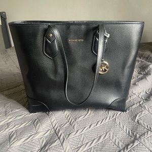 Michael kors tote bag
